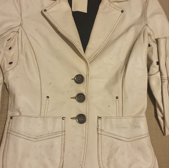 Danier Distressed Leather Jacket Limited Edition in Off-white XS - Picture 6 of 12